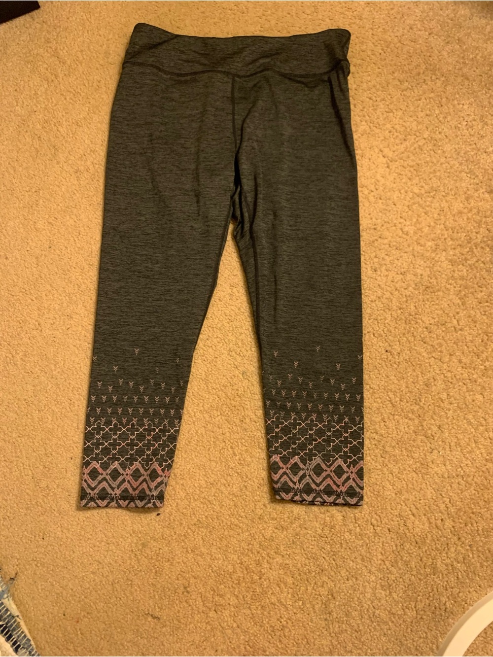 Women’s GAIAM Gray Knit Capri Leggings with Pink Pattern